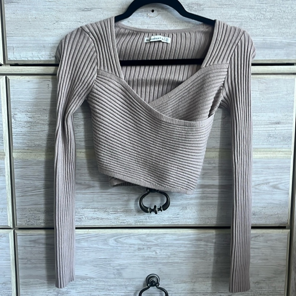 Abercrombie LuxeLoft Slim Wrap Sweater